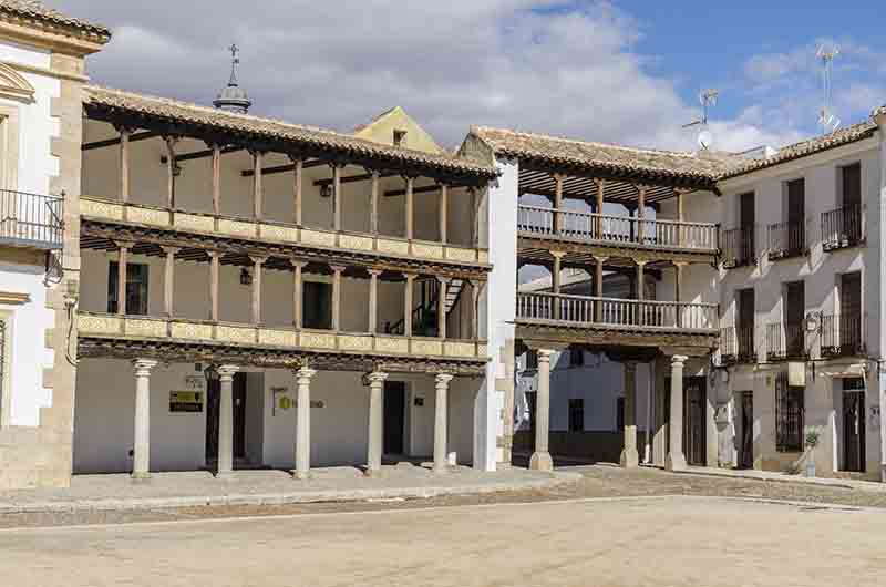 Toledo - Tembleque 07 - plaza Mayor.jpg